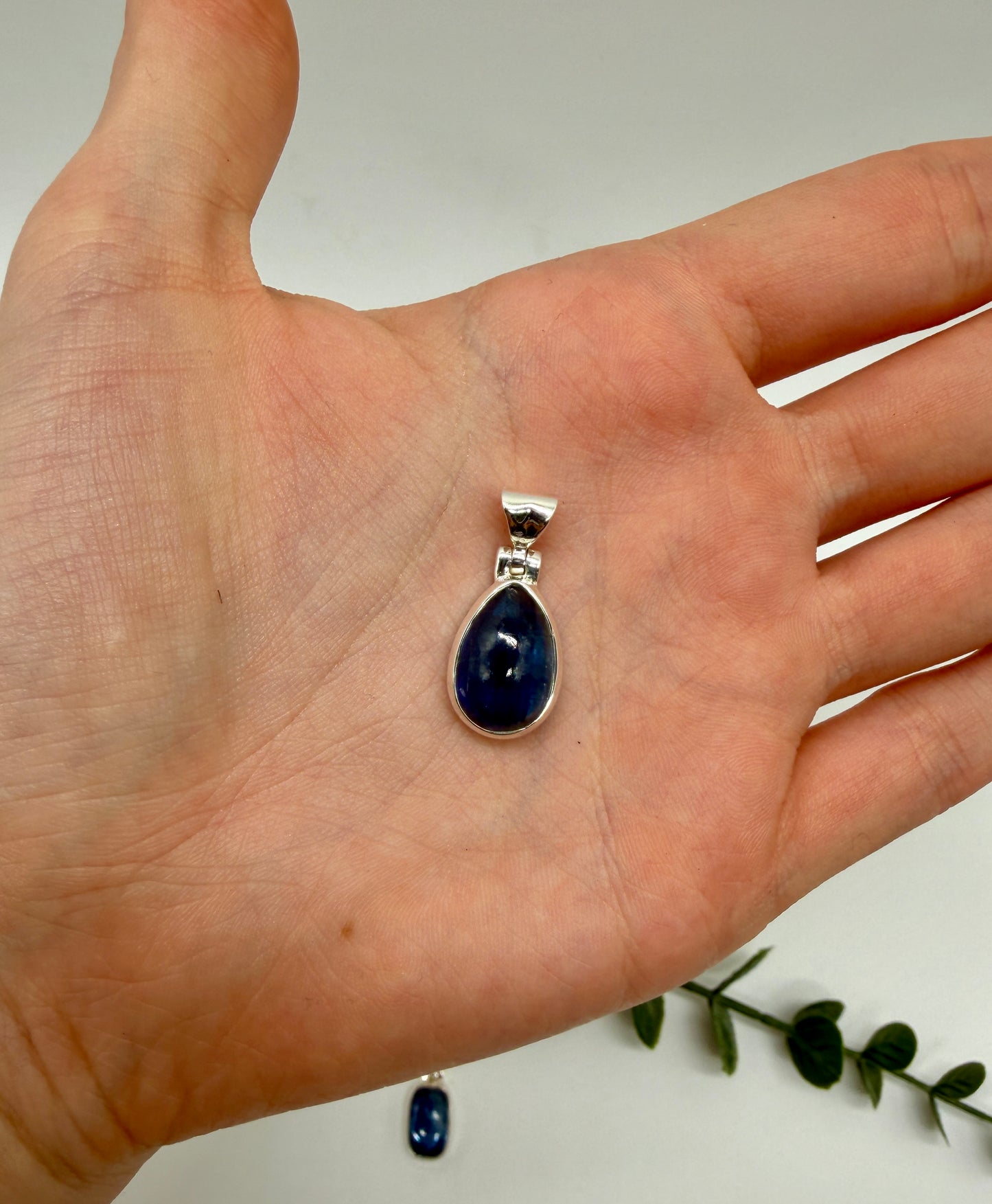 Kyanite AA+ Anhänger 925er Silber