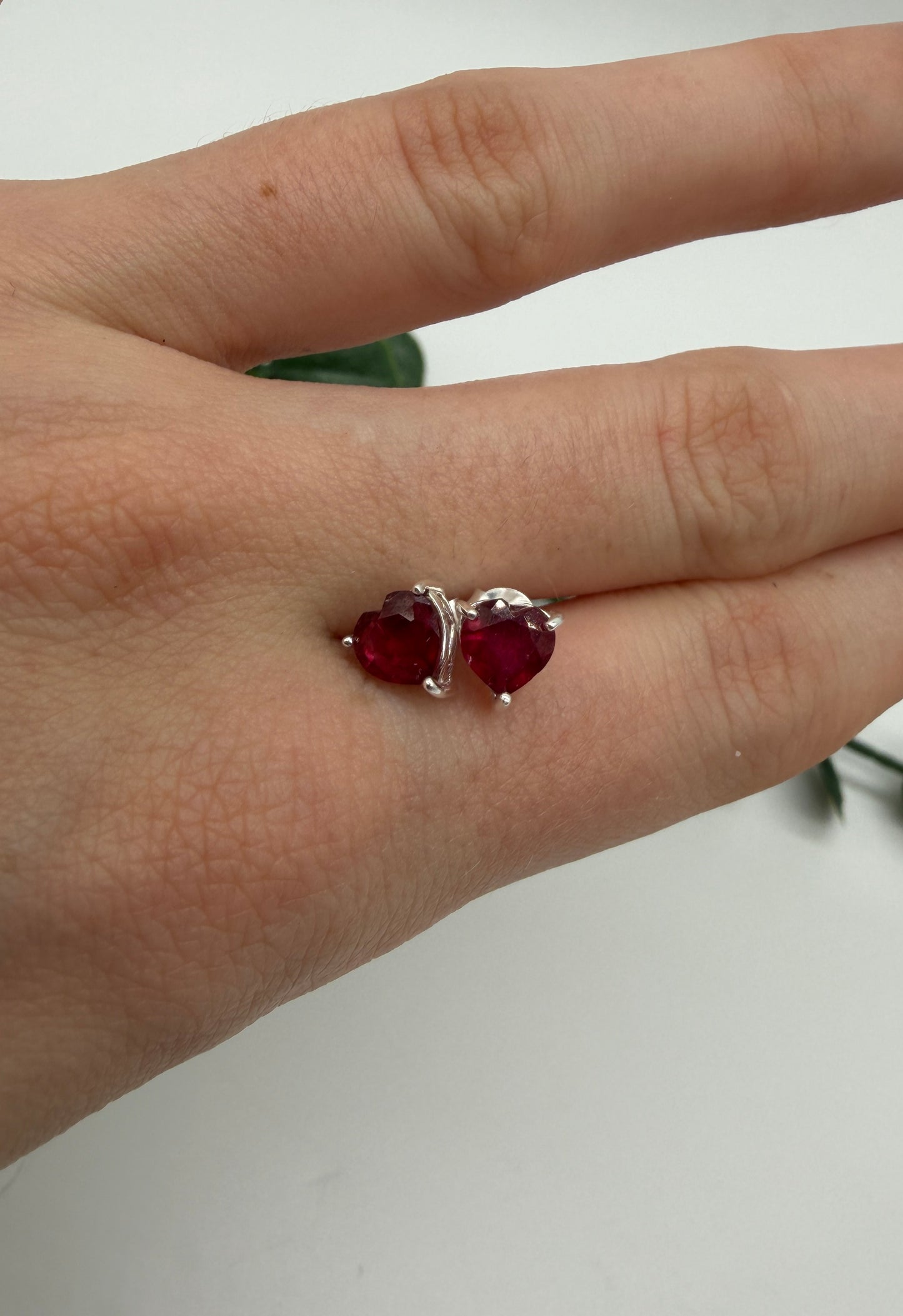 Rubin AA+ 925er Silber Ohrstecker