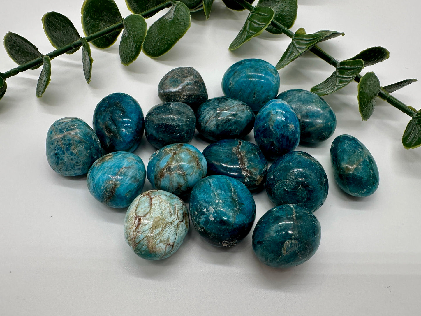 Blauer Apatit A Trommelsteine